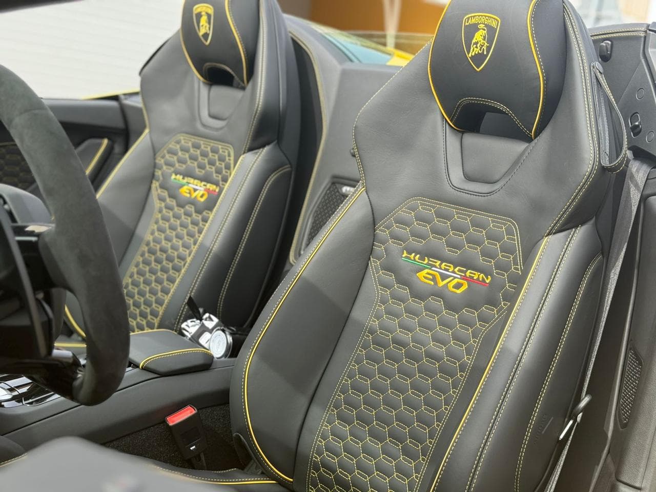 Lamborghini Huracan Evo Spyder 2024 - Image 7