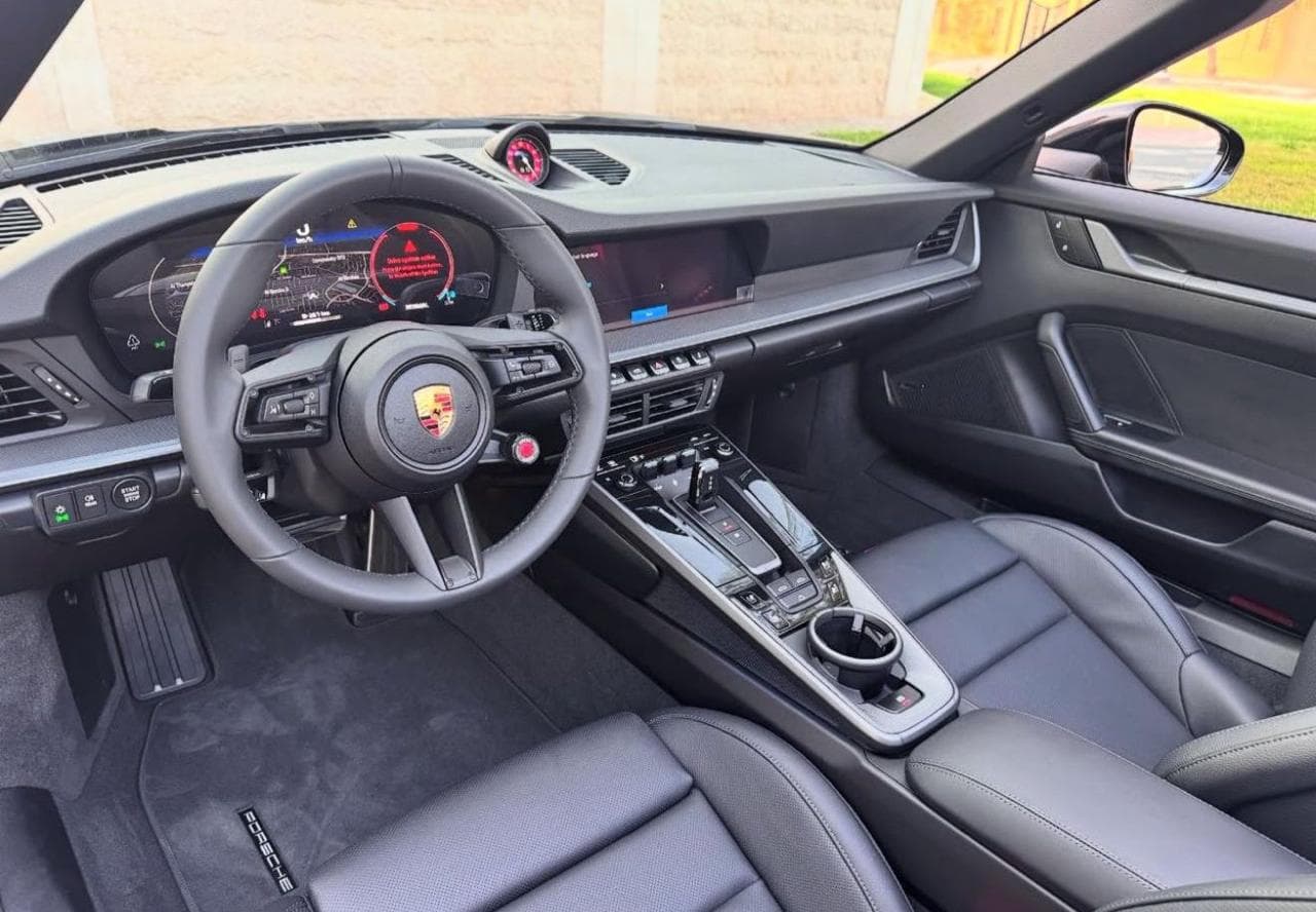 Porsche 911 Carrera 2025 - Image 3