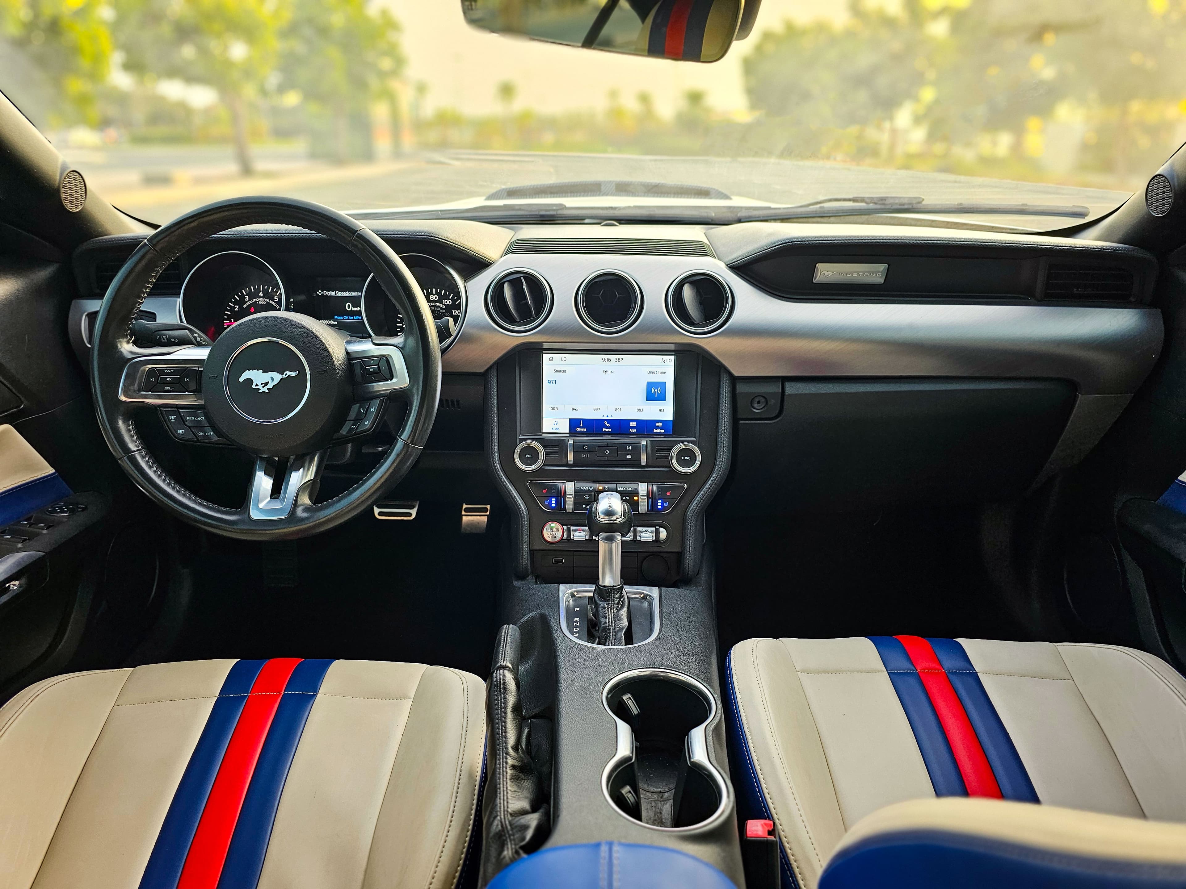 Ford Mustang 2022 - Image 5