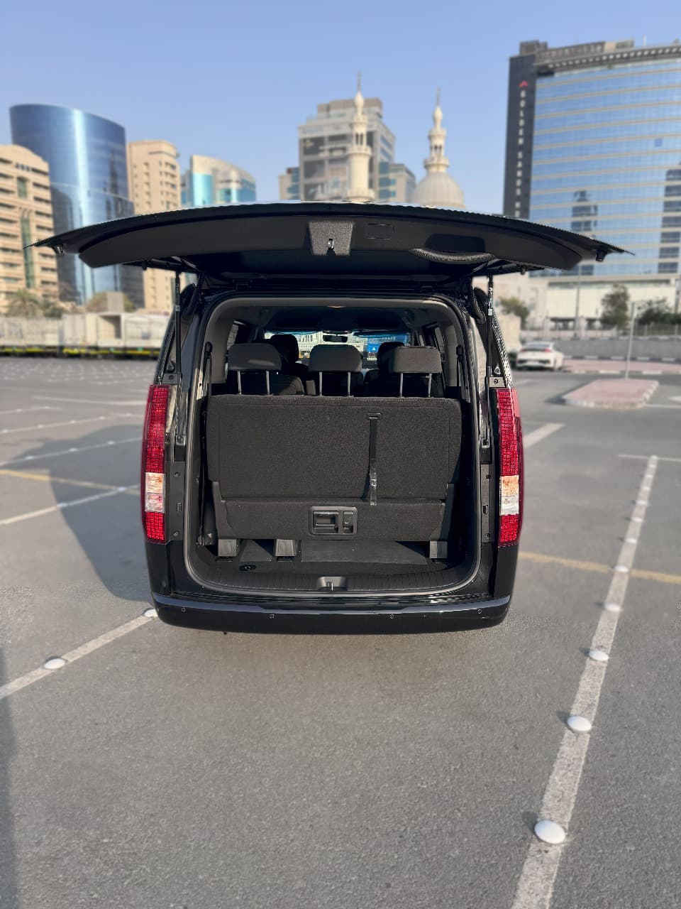 Hyundai Staria 2025 11 S - Image 8