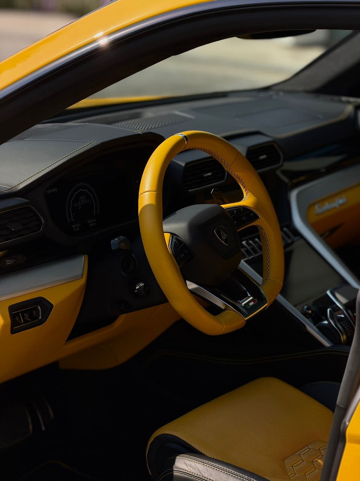 Lamborghini Urus 2025 - Image 9