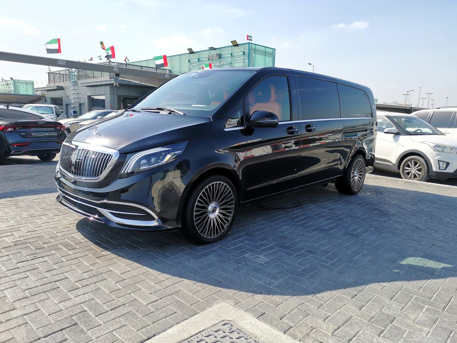 Mercedes-Benz Maybach V300 2023 - Image 2