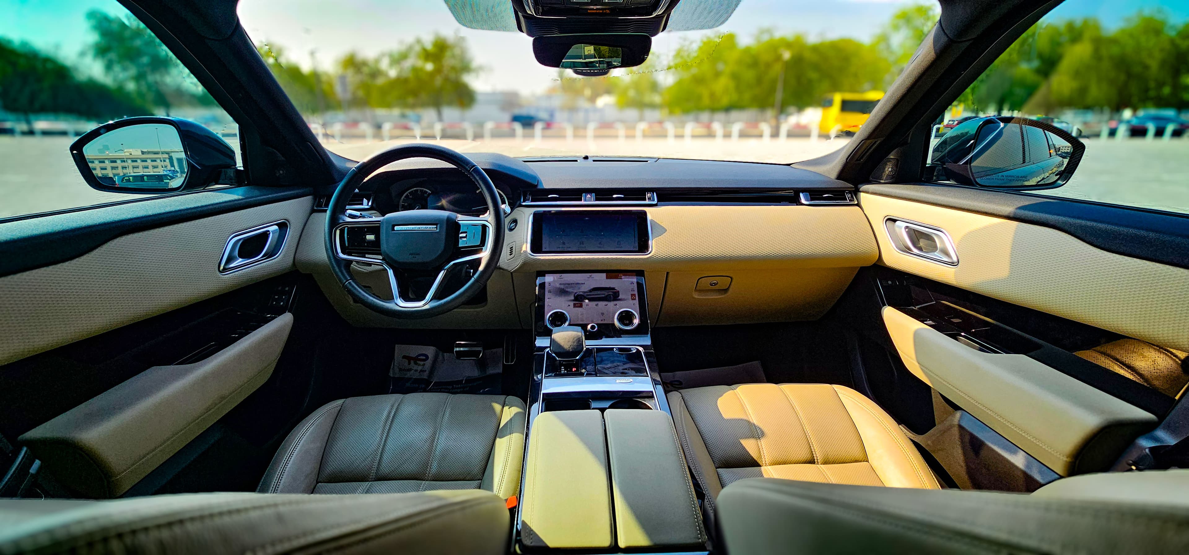 Range Rover Velar 2023 - Image 4