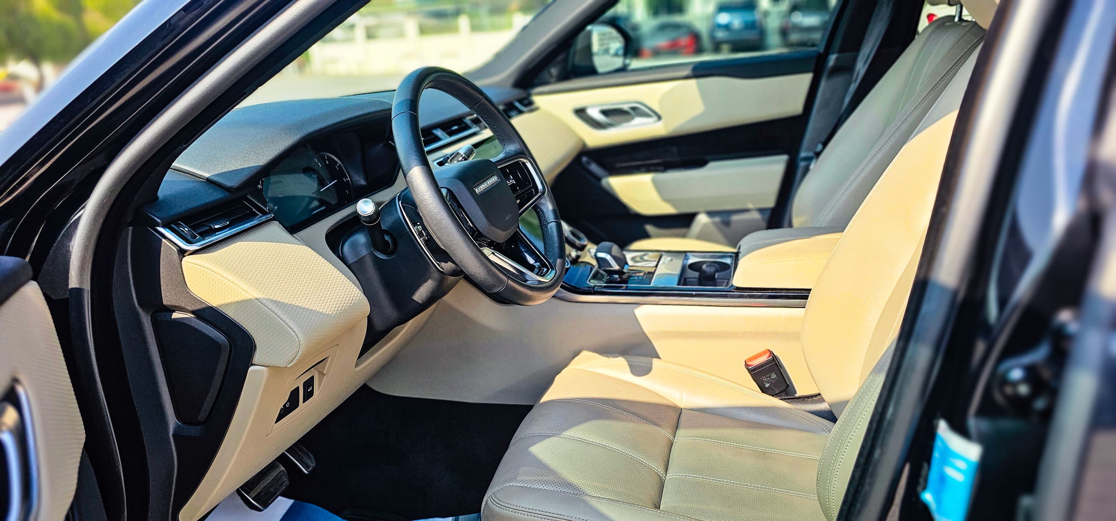 Range Rover Velar 2023 - Image 6