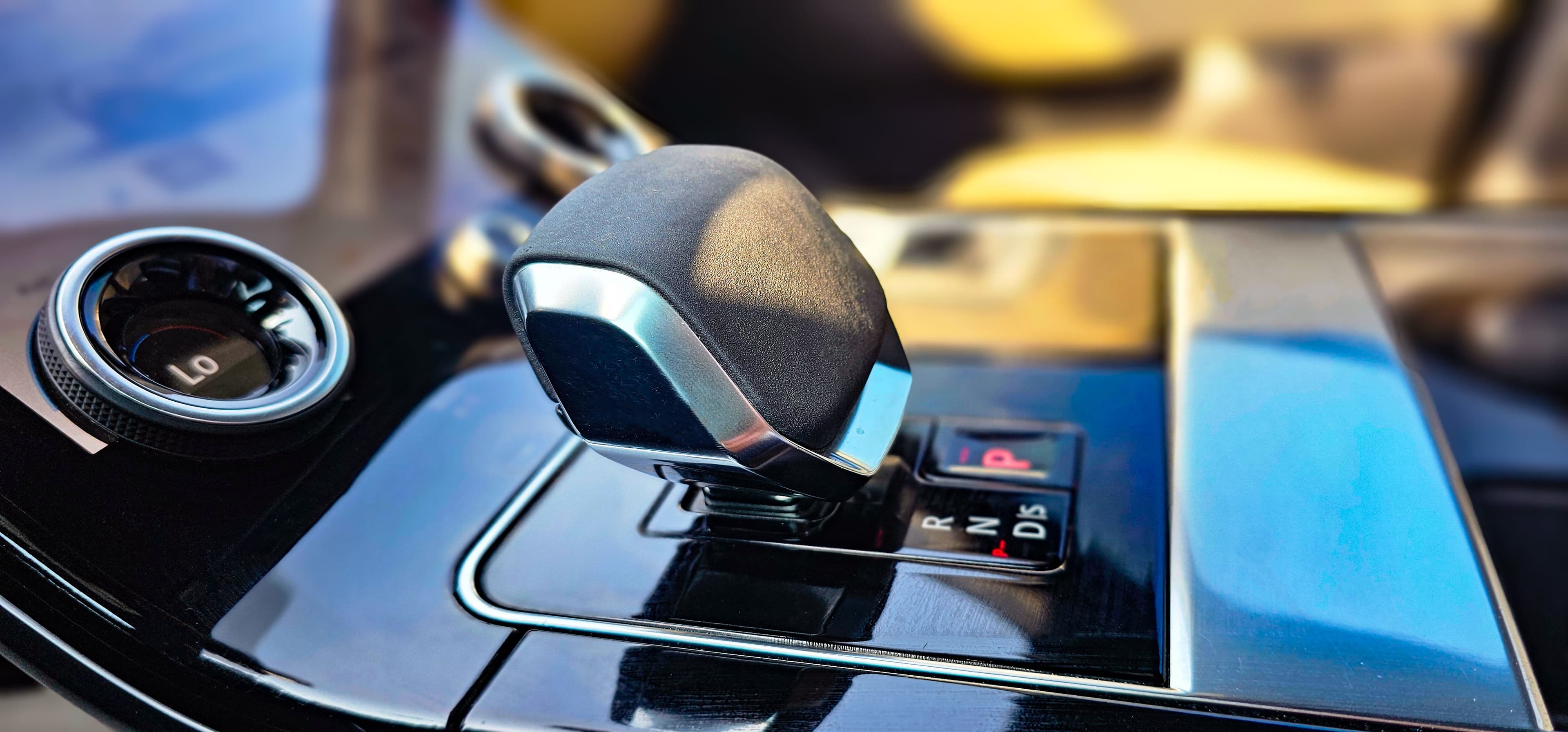 Range Rover Velar 2023 - Image 7